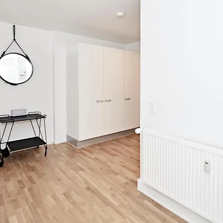 Cool 1-bed With Private Rooftop-terrace Apartman